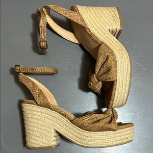 Oasis Society, Elegant Tan Wedge Sandals